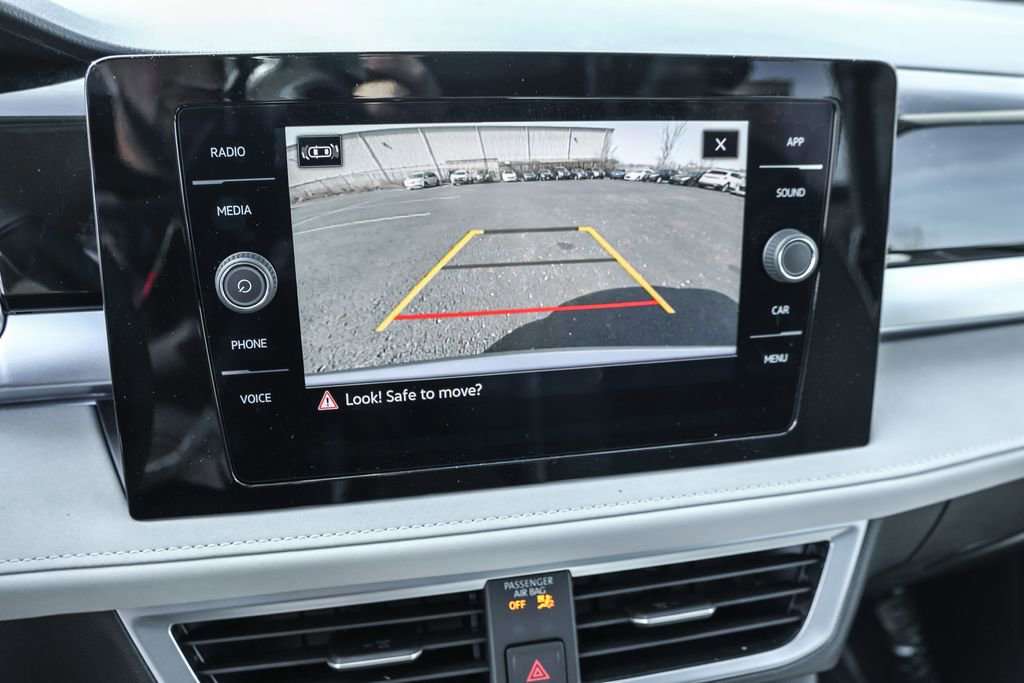 New 2025 Volkswagen Taos SE image 6