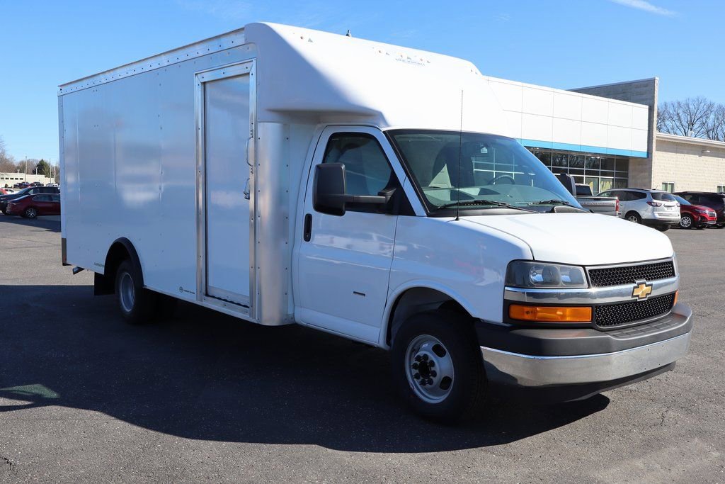 New 2026 Chevrolet Express 3500 w/ Power Convenience Package image 2