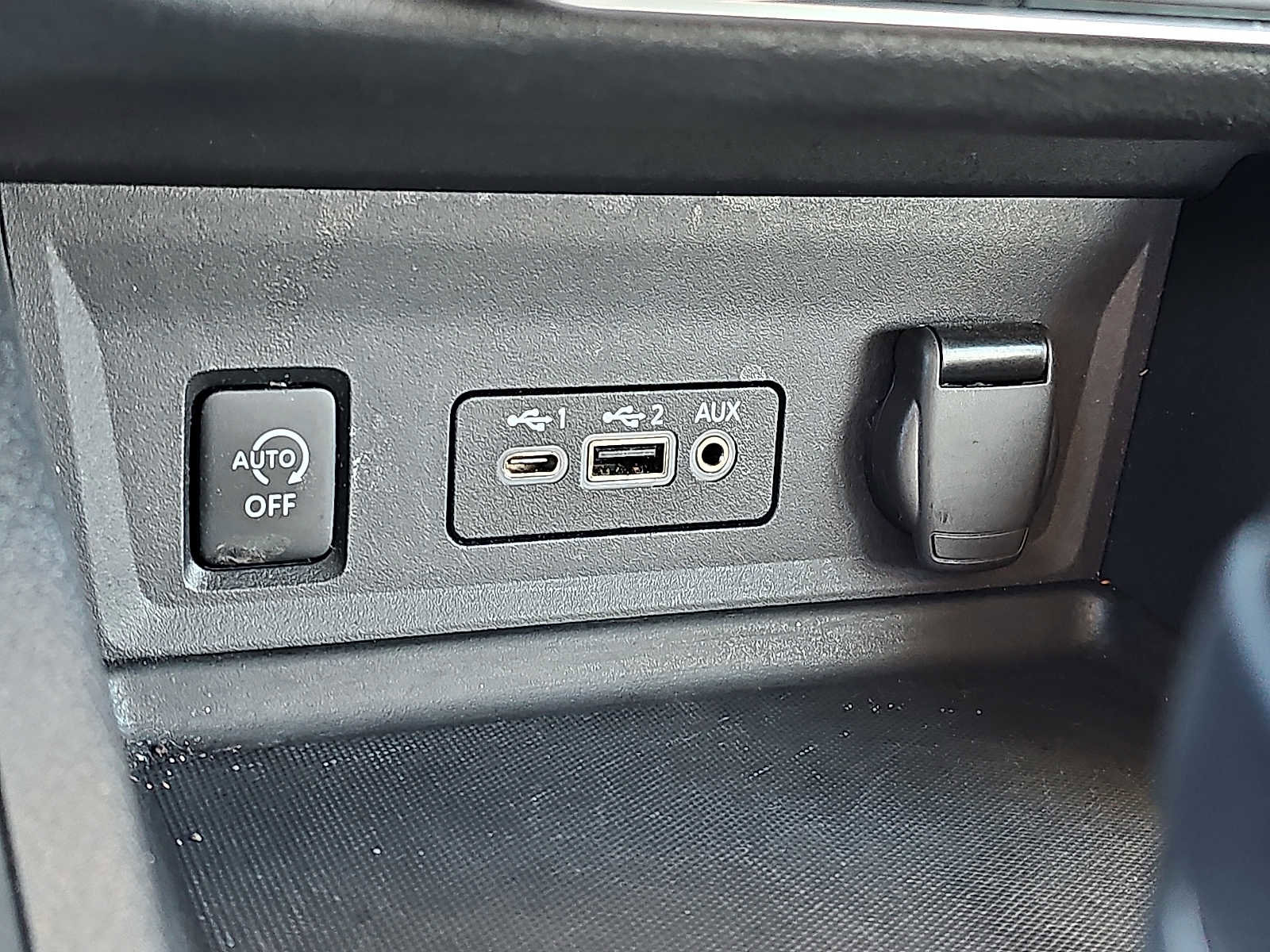 Used 2025 Nissan Sentra SR image 23