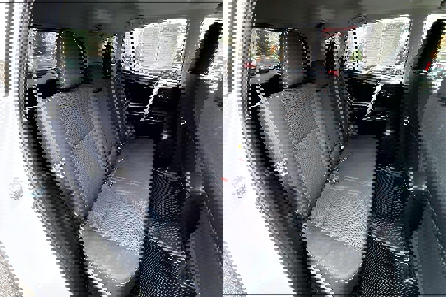 Used 2018 Toyota RAV4 XLE image 26