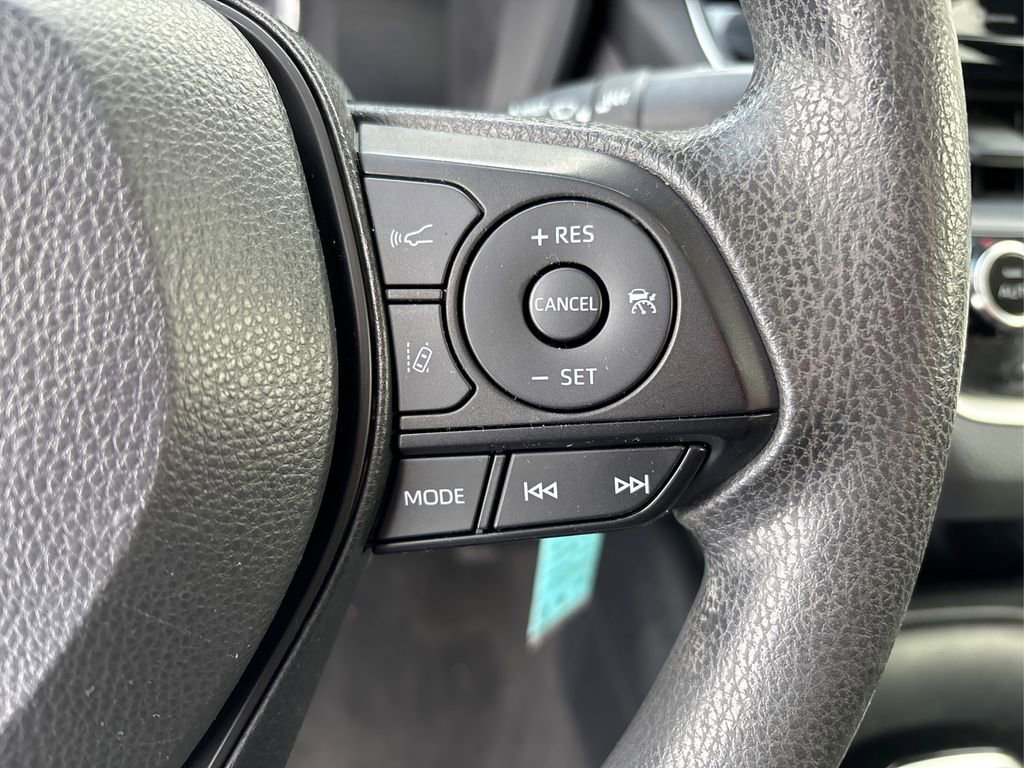 Used 2022 Toyota Corolla LE image 25