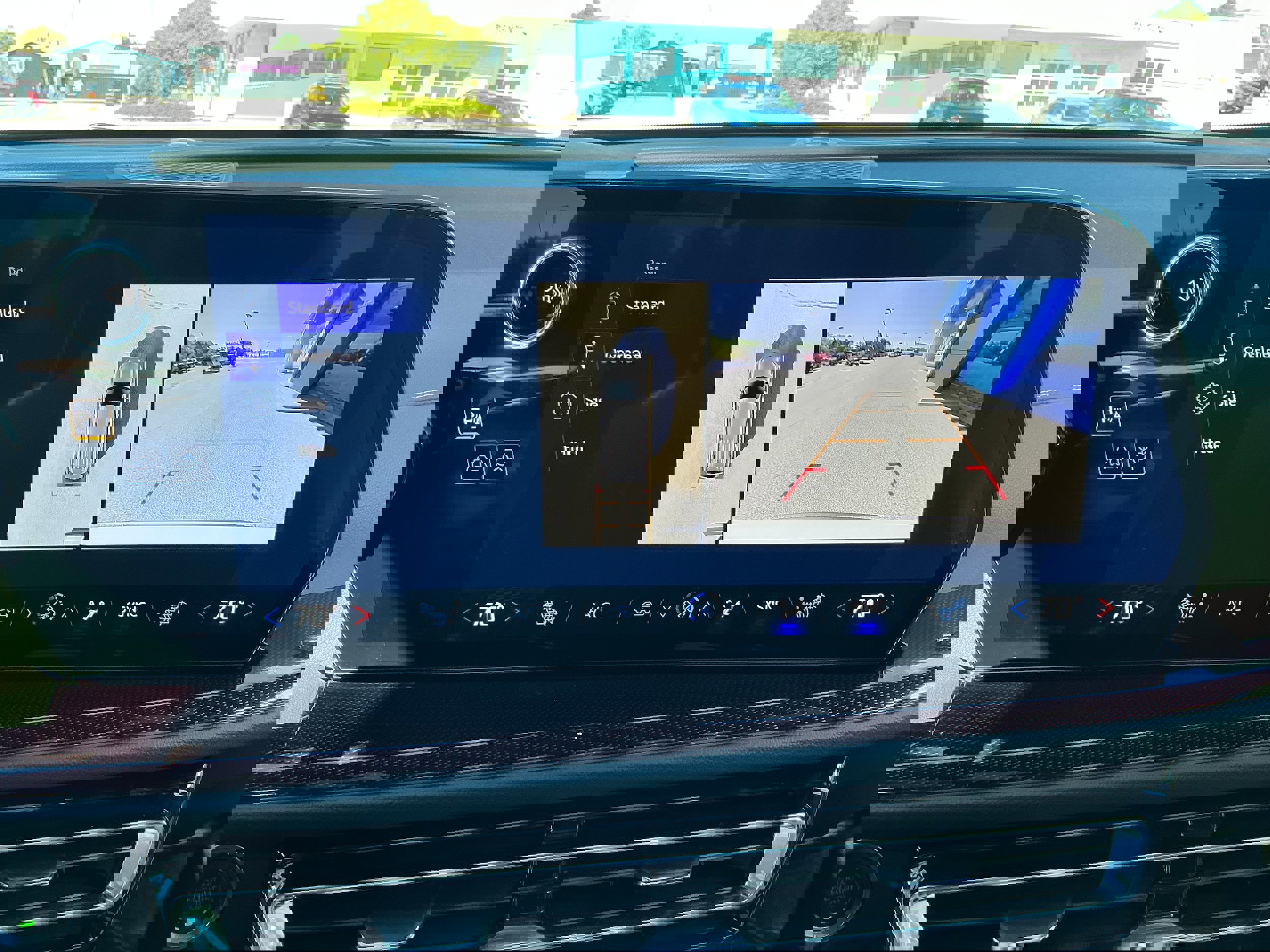 New 2026 Chevrolet Traverse Z71 w/ Enhanced Driving Package image 8