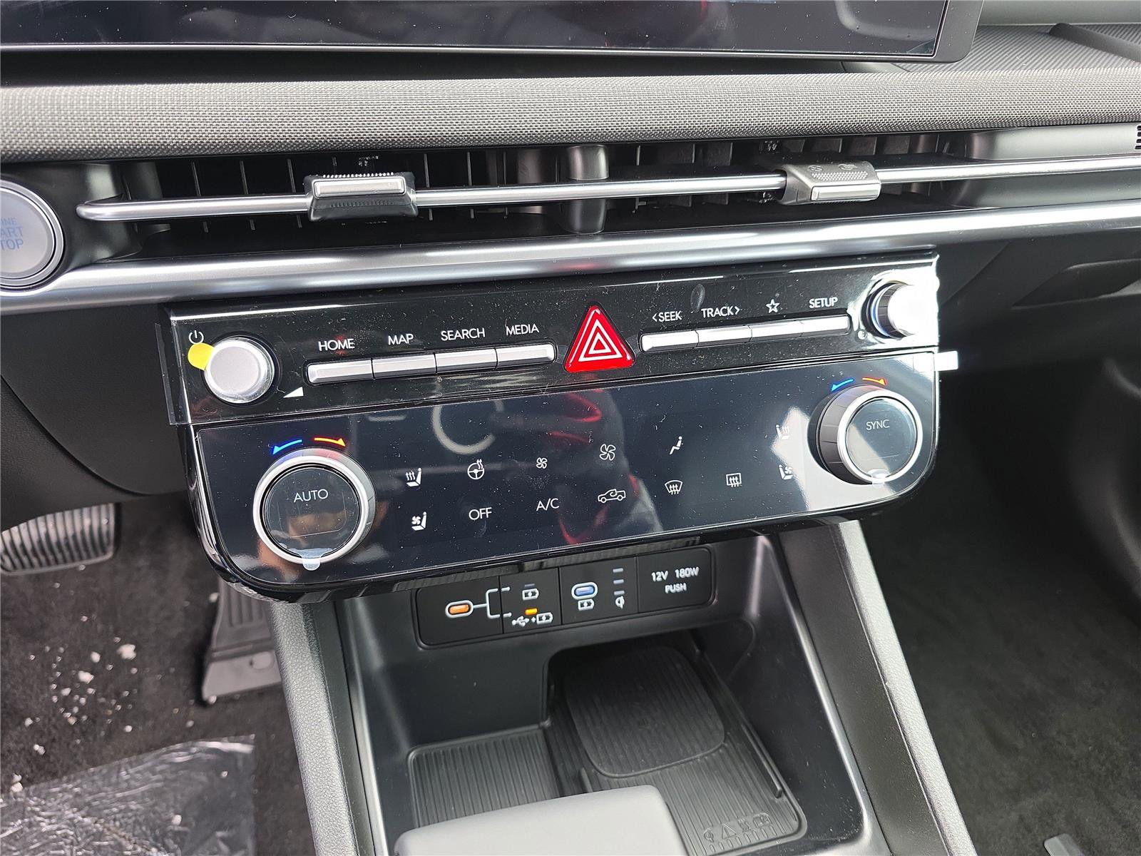 New 2026 Hyundai Santa Cruz Limited image 16