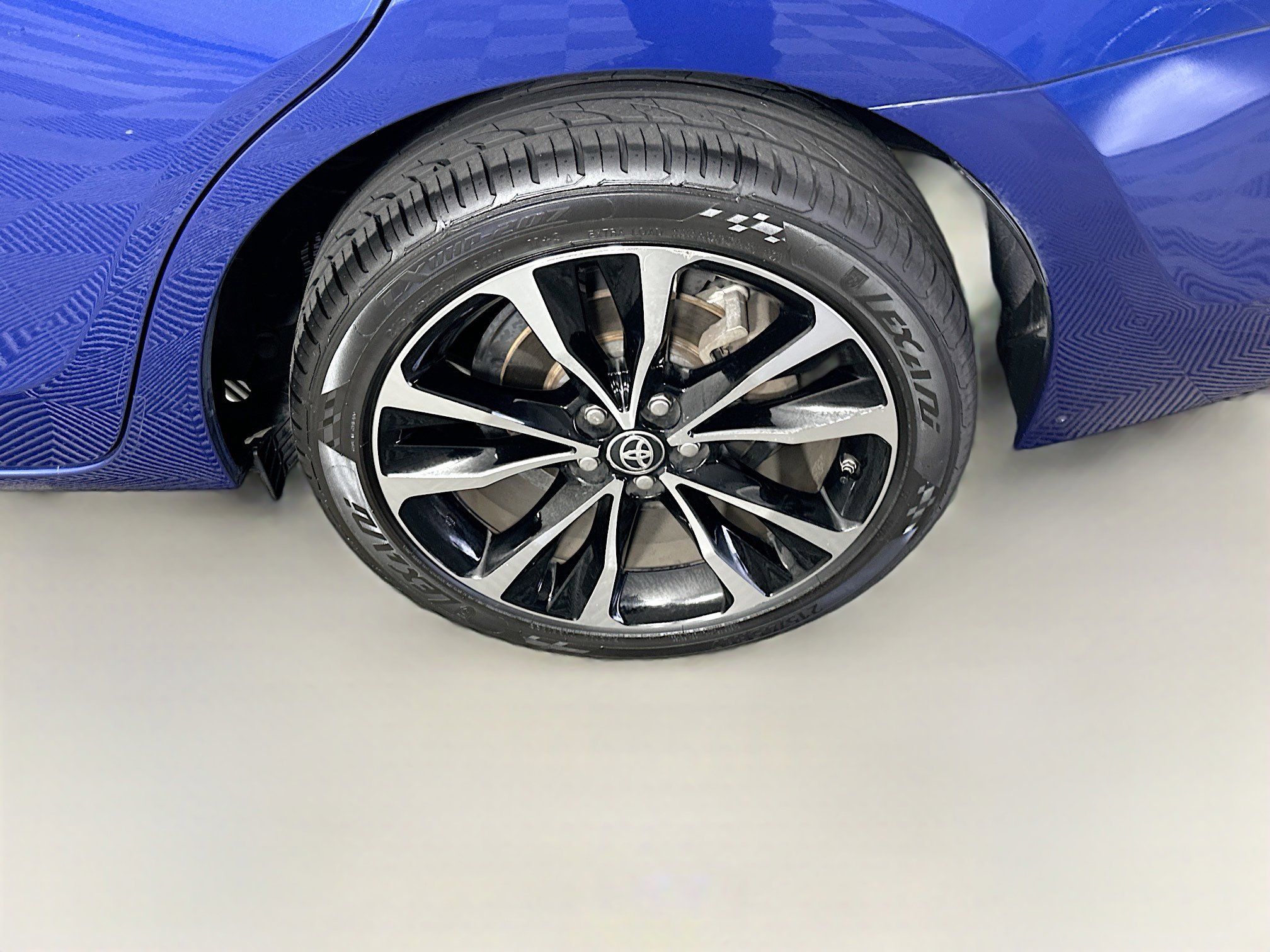 Used 2017 Toyota Corolla SE w/ SE Premium Package image 11