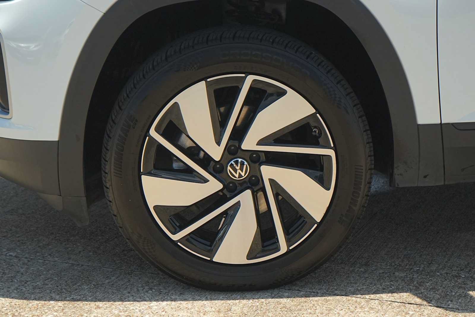Used 2025 Volkswagen Atlas SE FWD image 7
