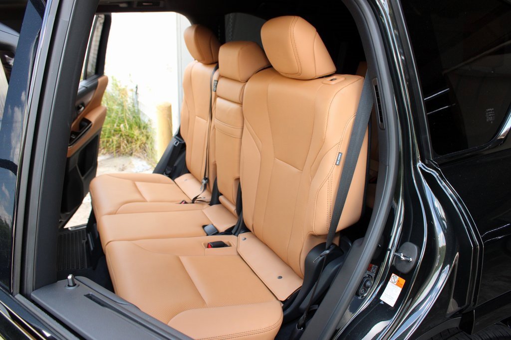 Used 2025 Lexus LX 600 4WD w/ Luxury Package image 23