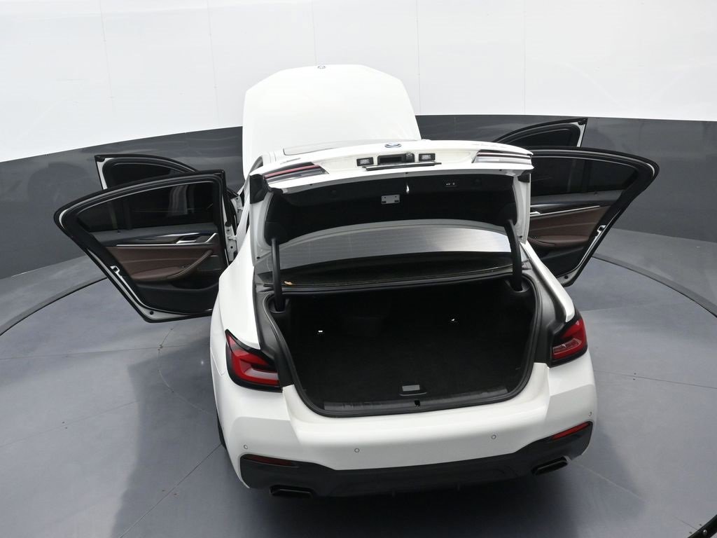 Used 2023 BMW 530e xDrive w/ Premium Package image 44