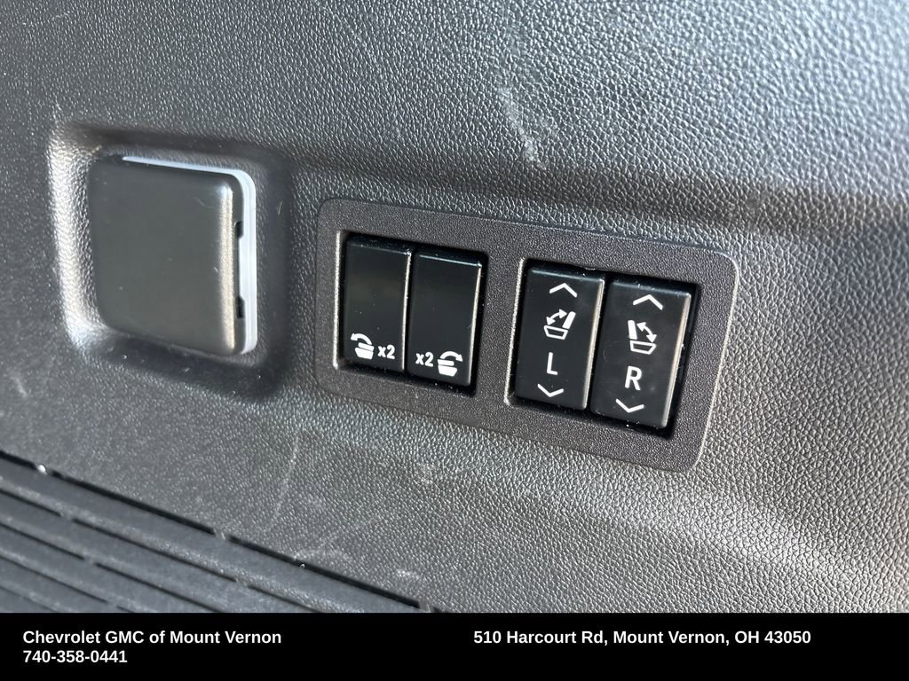 Used 2023 Chevrolet Suburban Premier AWD/4WD image 36