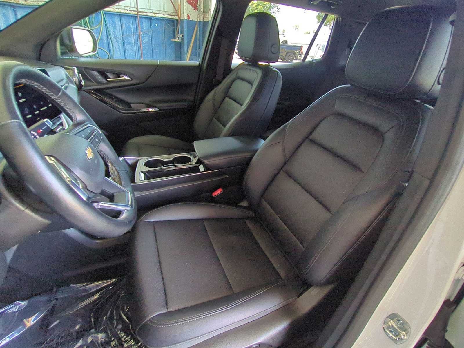 Used 2025 Chevrolet Equinox LT w/ Convenience Package II FWD image 23