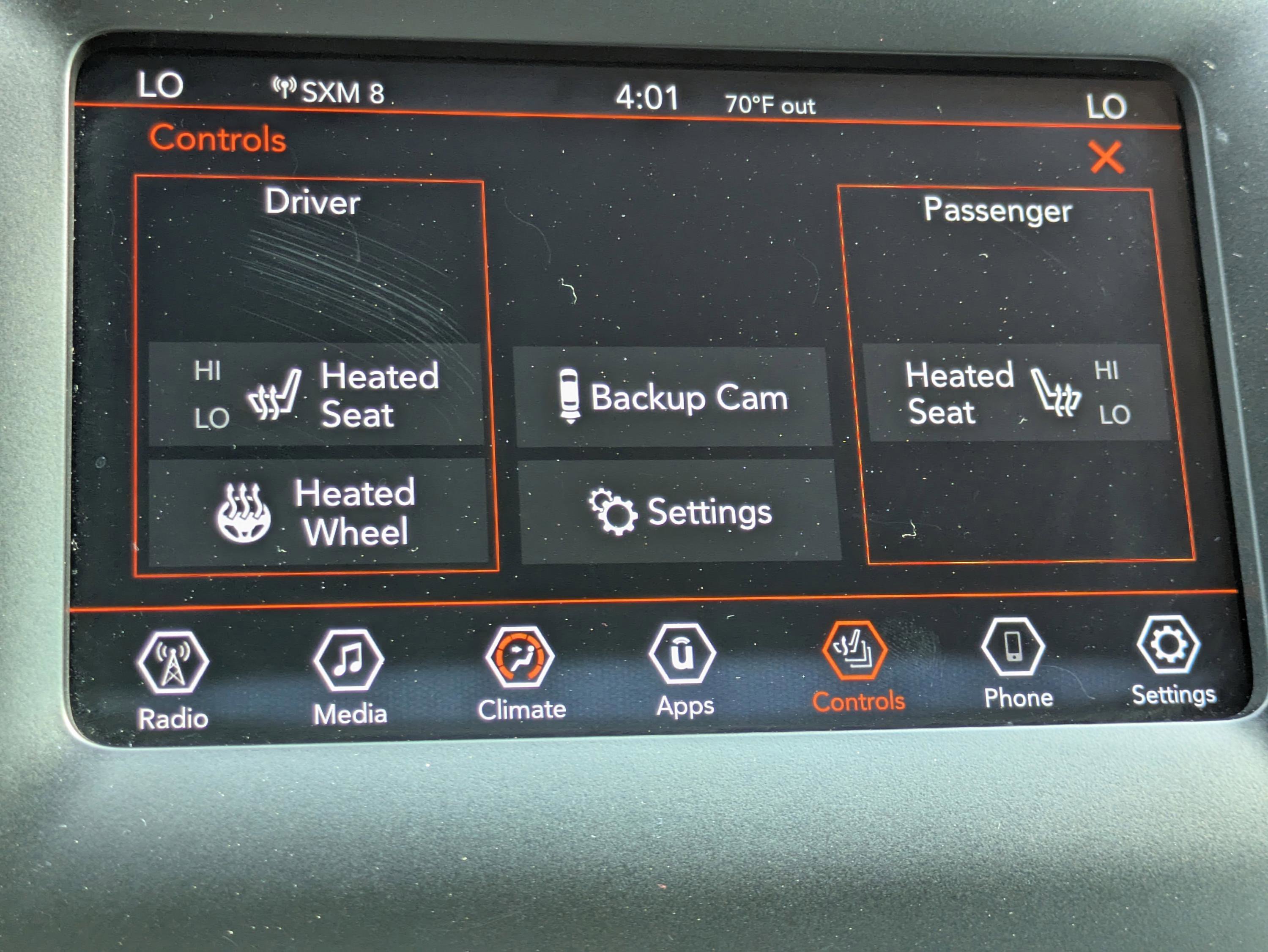 Used 2019 Jeep Cherokee Latitude Plus w/ Comfort/Convenience Group image 18