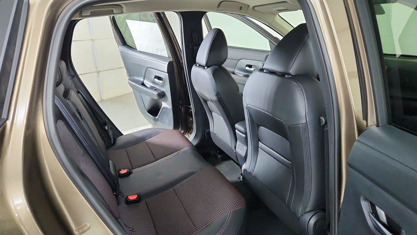 Used 2026 Nissan Kicks SR w/ Illumination Package AWD/4WD image 24