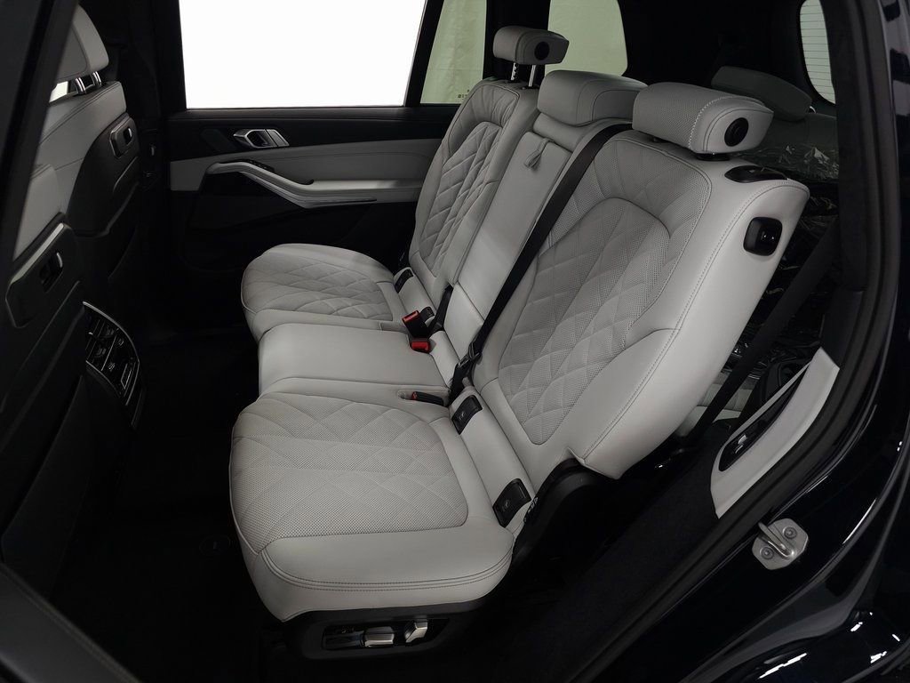 New 2026 BMW X7 xDrive40i w/ M Sport Package image 31