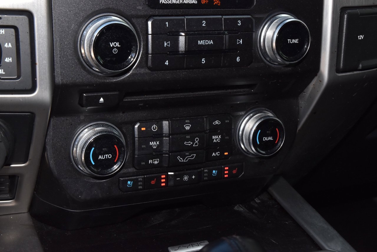 Used 2018 Ford F150 Platinum w/ Equipment Group 701A Luxury AWD/4WD image 30