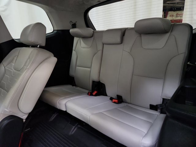 Certified 2022 Kia Telluride SX w/ SX Prestige Package image 23