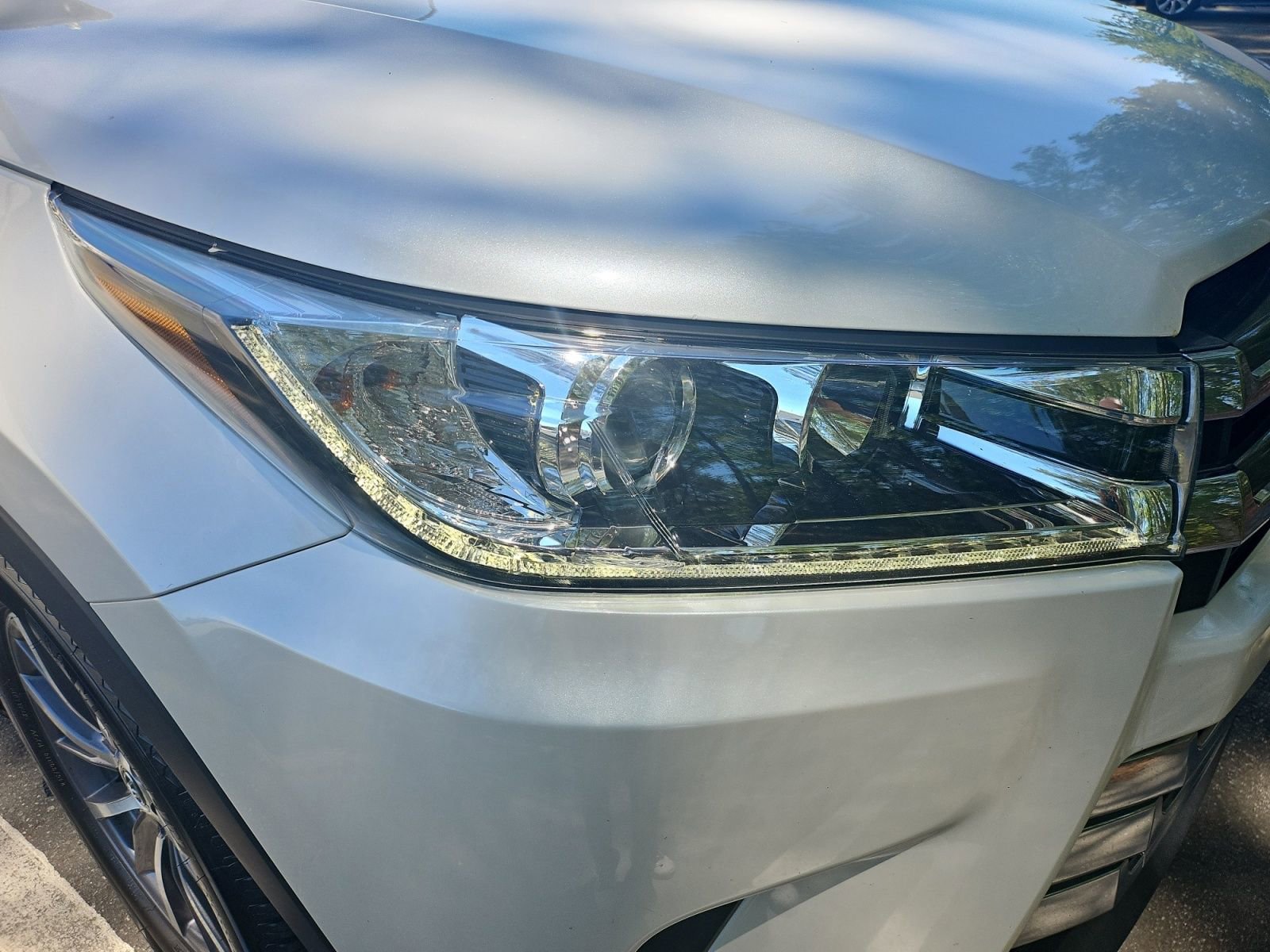 Used 2019 Toyota Highlander SE AWD/4WD image 7