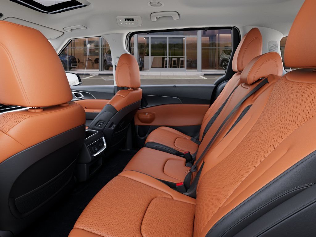New 2026 Kia Carnival SX w/ SX Dark Edition Package FWD image 18