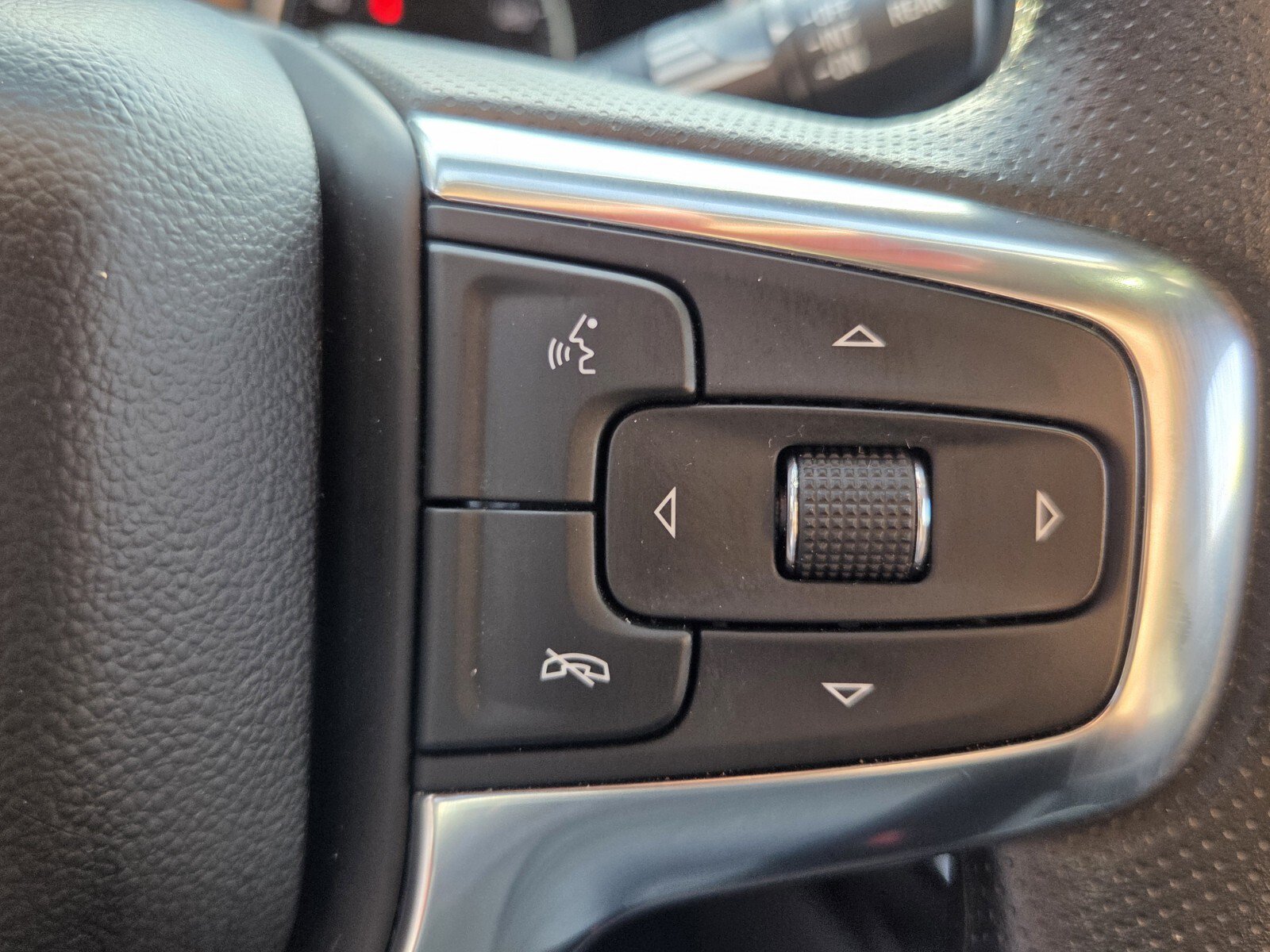 Certified 2025 Chevrolet Blazer LT FWD image 33