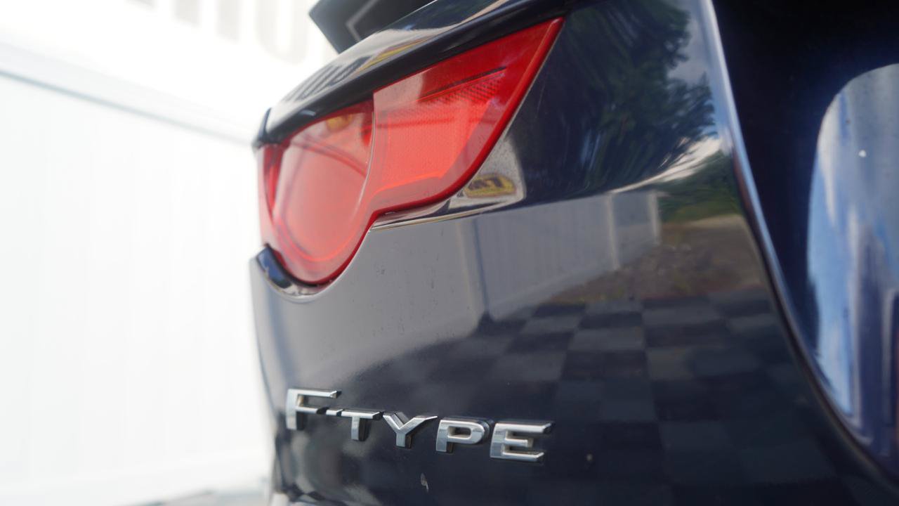 Used 2014 Jaguar F-TYPE Convertible RWD image 40