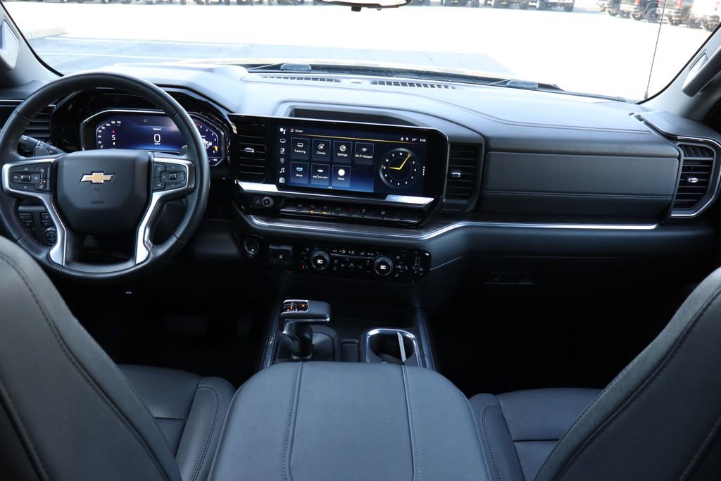 Used 2023 Chevrolet Silverado 1500 LTZ w/ Technology Package AWD/4WD image 17