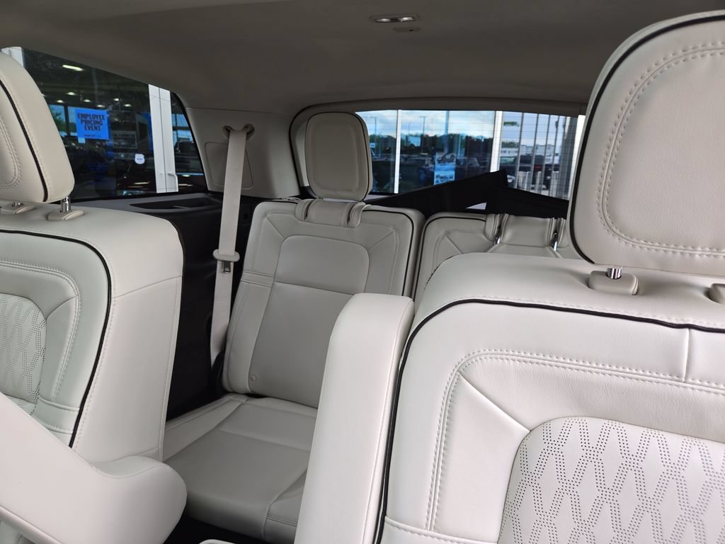 Used 2022 Lincoln Aviator Black Label w/ Dynamic Handling Package AWD/4WD image 30