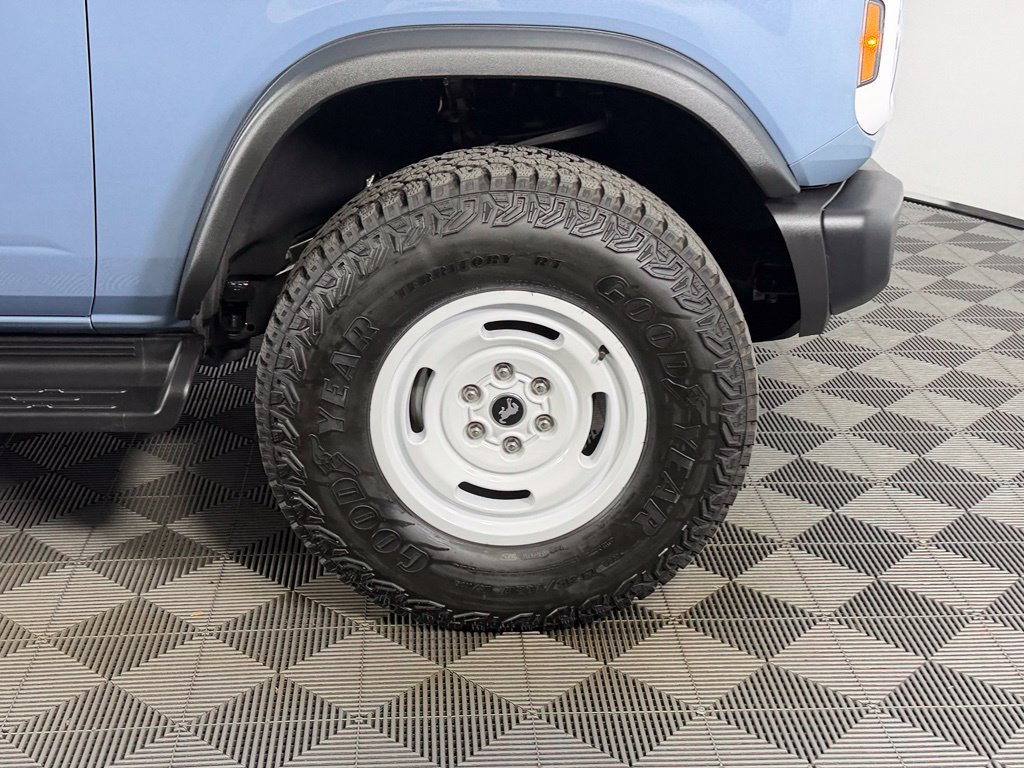 Used 2025 Ford Bronco Heritage Edition AWD/4WD image 10