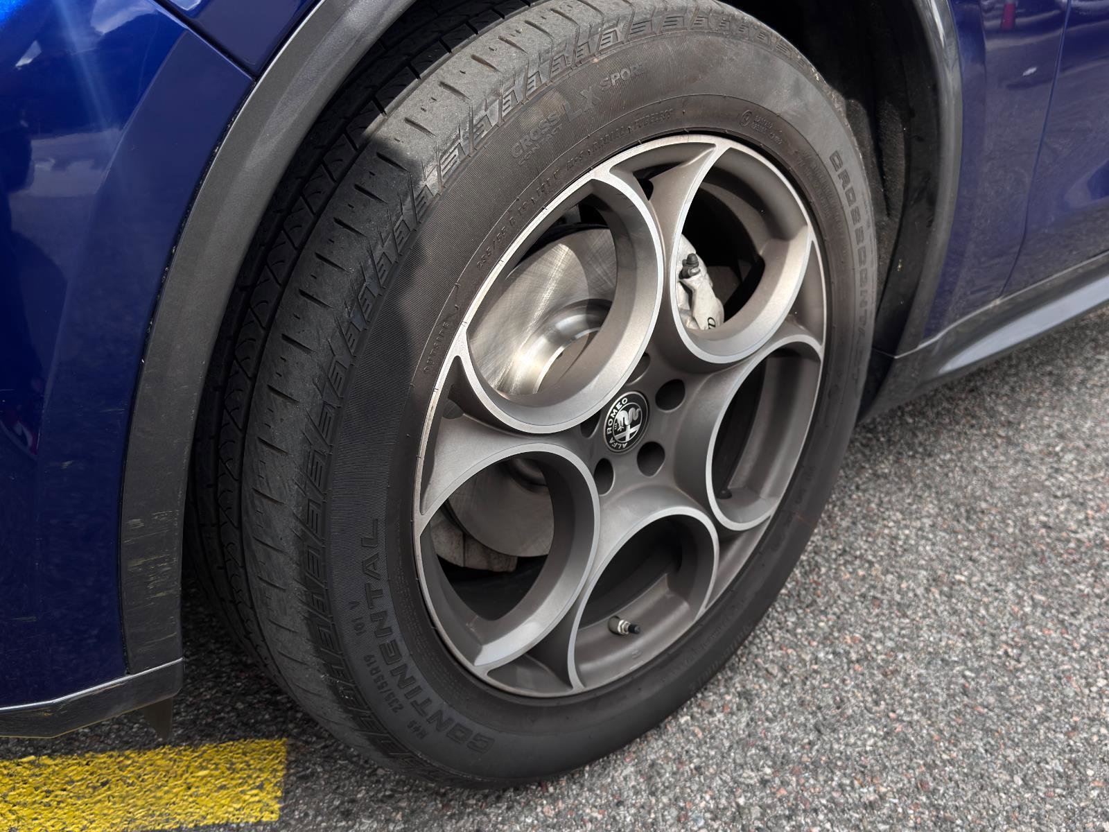 Used 2022 Alfa Romeo Stelvio Ti image 12