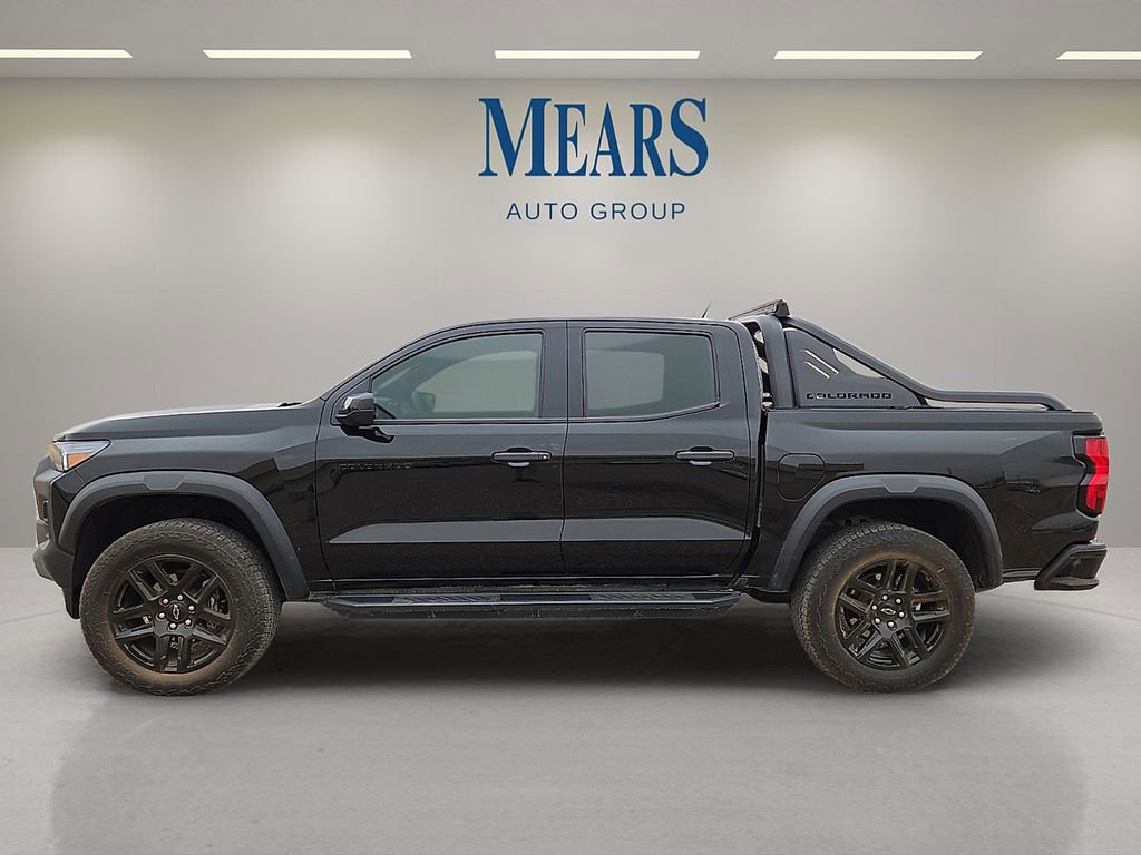 Used 2025 Chevrolet Colorado Trail Boss w/ Midnight Edition image 2