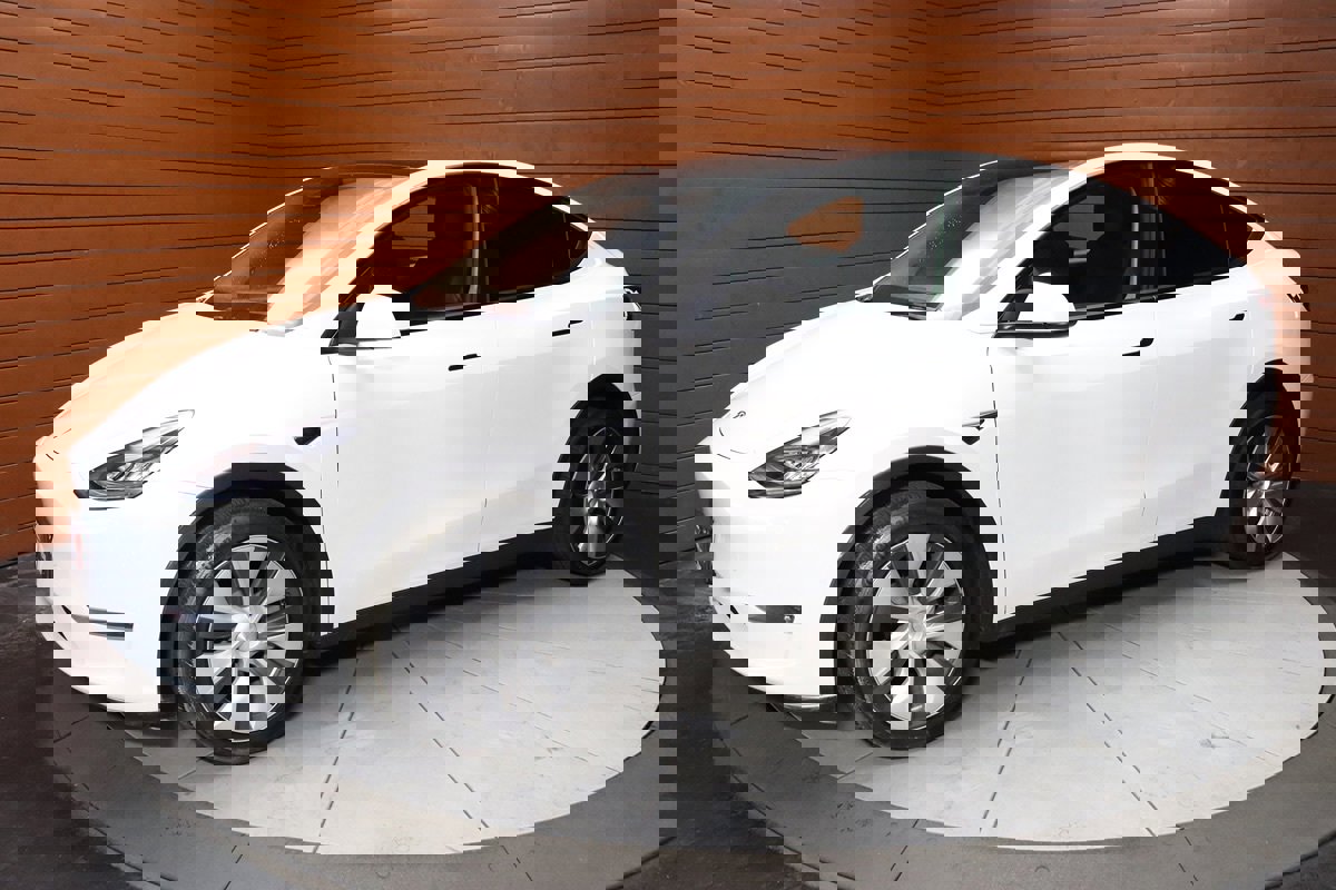 Used 2023 Tesla Model Y Long Range image 35