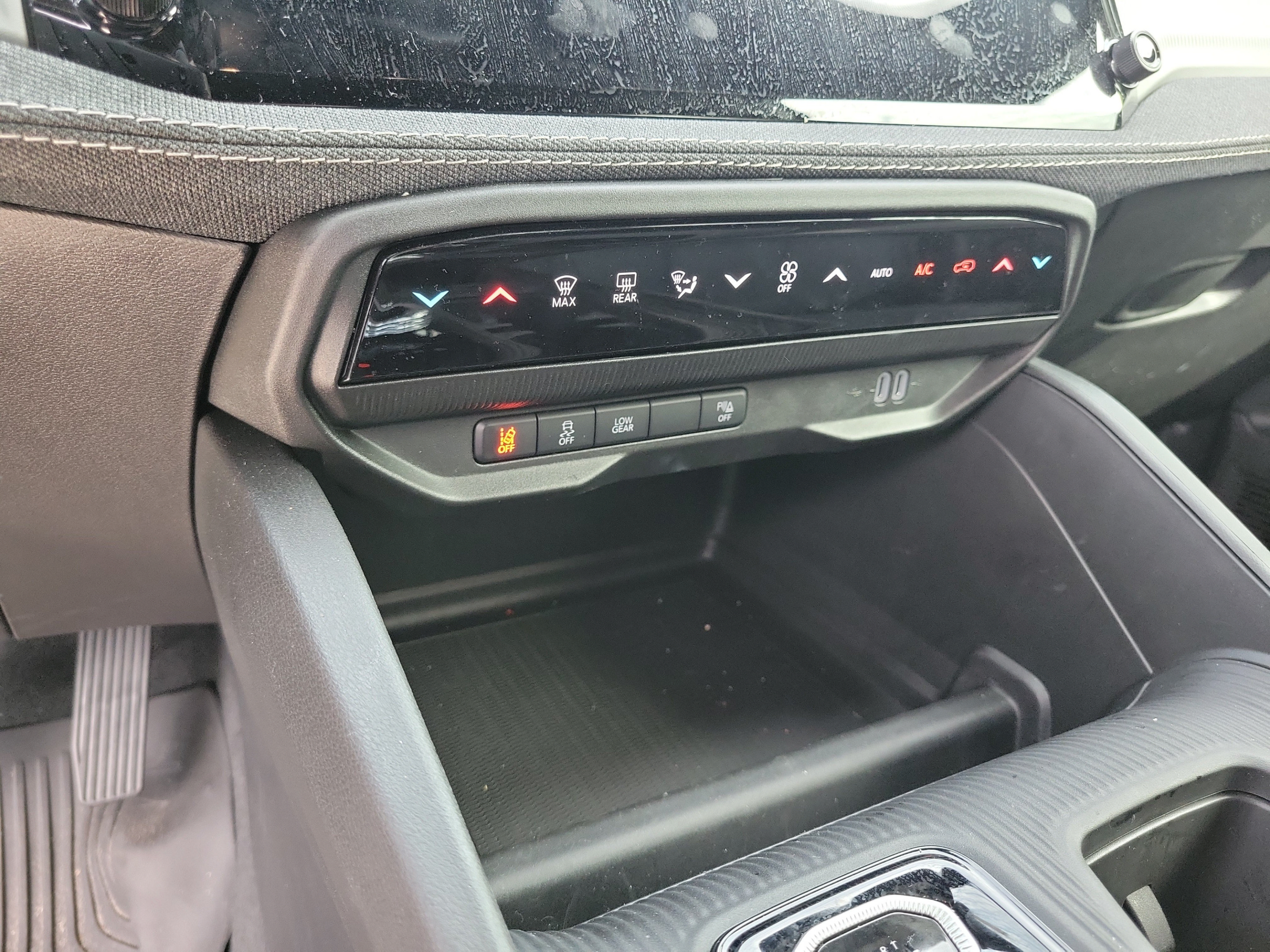 Used 2026 Jeep Cherokee Laredo AWD/4WD image 18