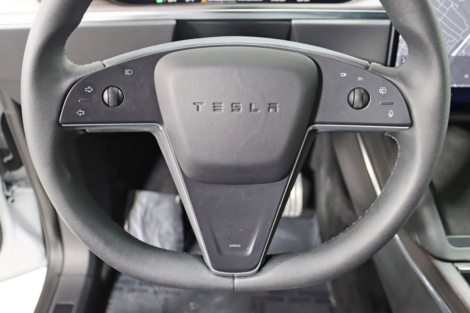 Used 2022 Tesla Model X image 16
