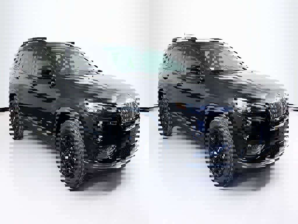 Used 2022 Jeep Cherokee Latitude Lux w/ Sun & Sound Group image 24