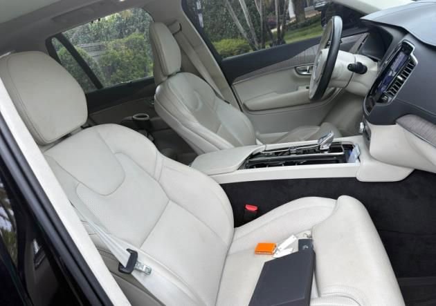 Used 2023 Volvo XC90 B6 Ultimate w/ Lounge Package AWD/4WD image 14