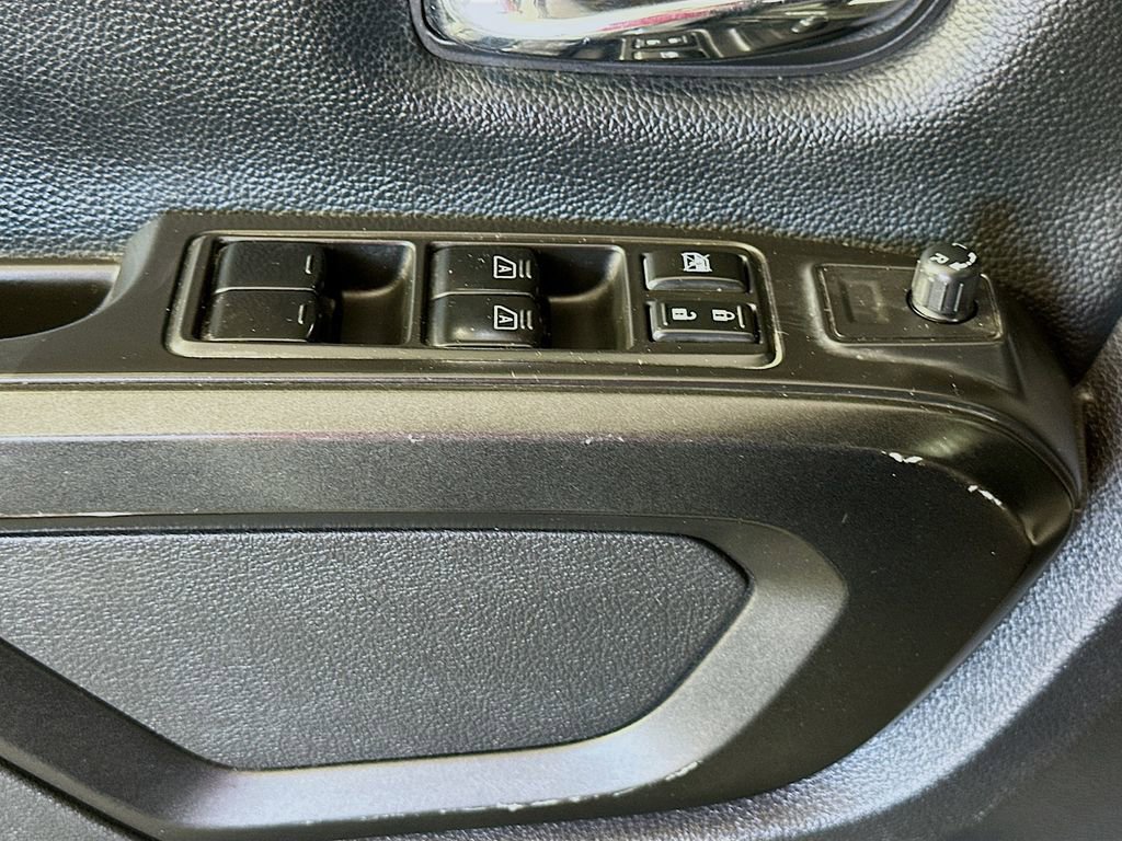 Used 2021 Nissan Titan PRO-4X w/ Pro-4x Utility Package image 18