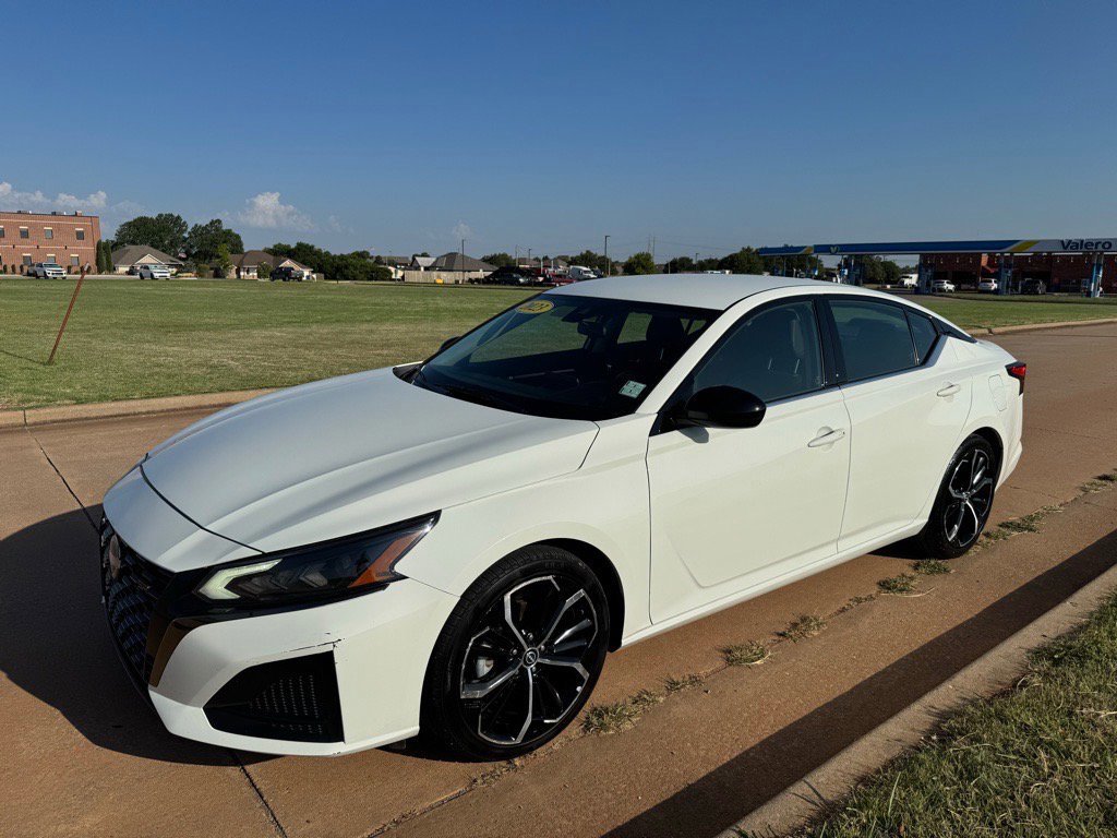 Used 2023 Nissan Altima 2.5 SR image 7