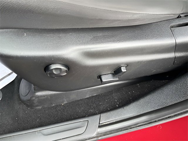 Used 2020 Jeep Grand Cherokee Laredo w/ Security & Convenience Group image 11