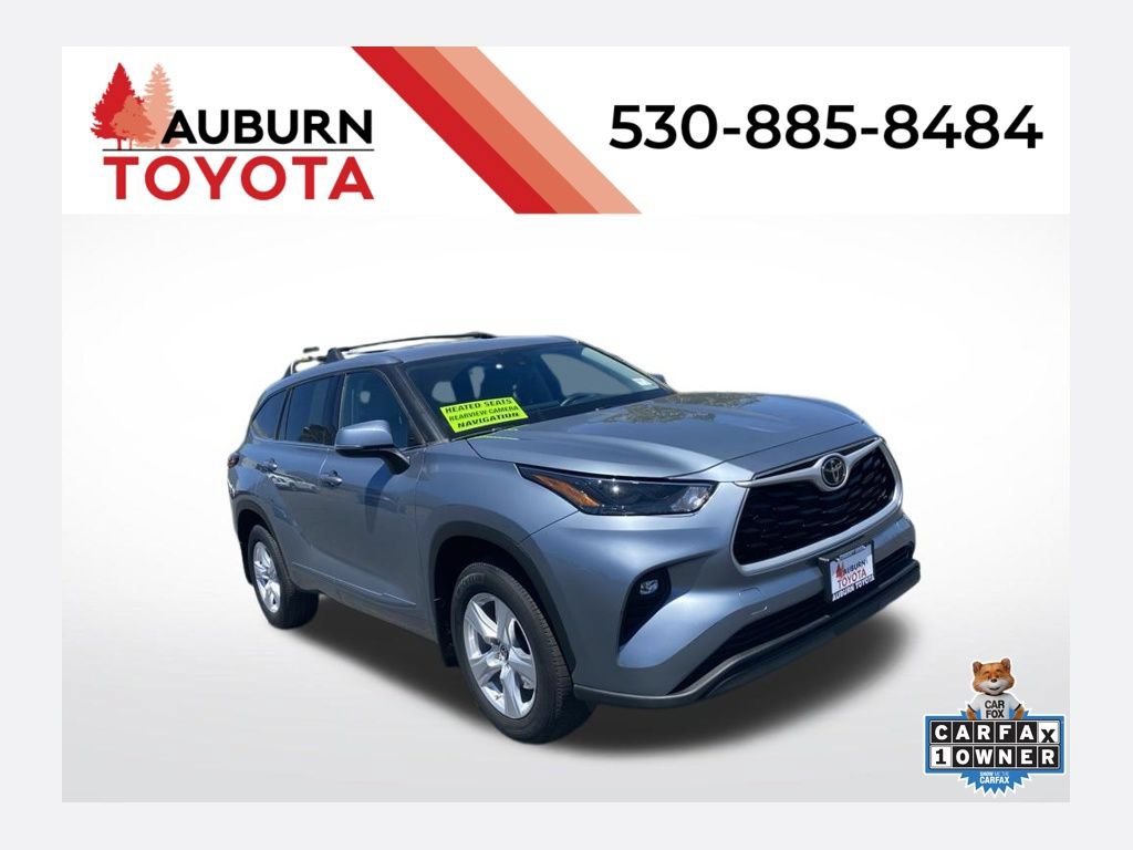 Used 2022 Toyota Highlander LE AWD/4WD image 1