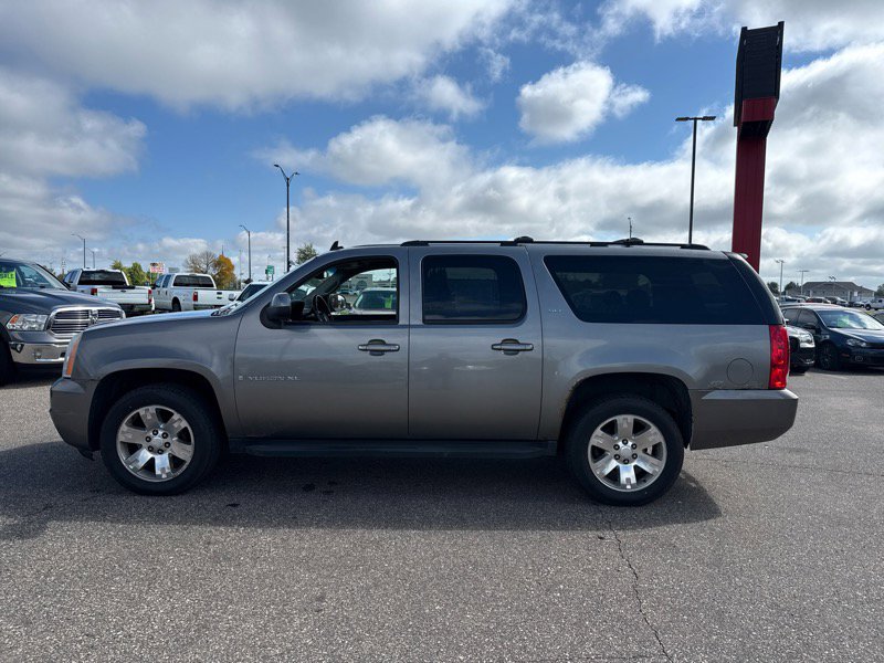 Used 2009 GMC Yukon XL SLT image 2