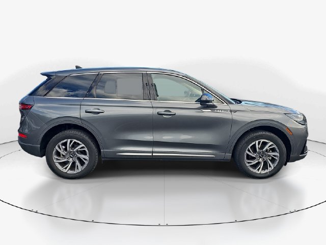 Used 2023 Lincoln Corsair FWD image 2