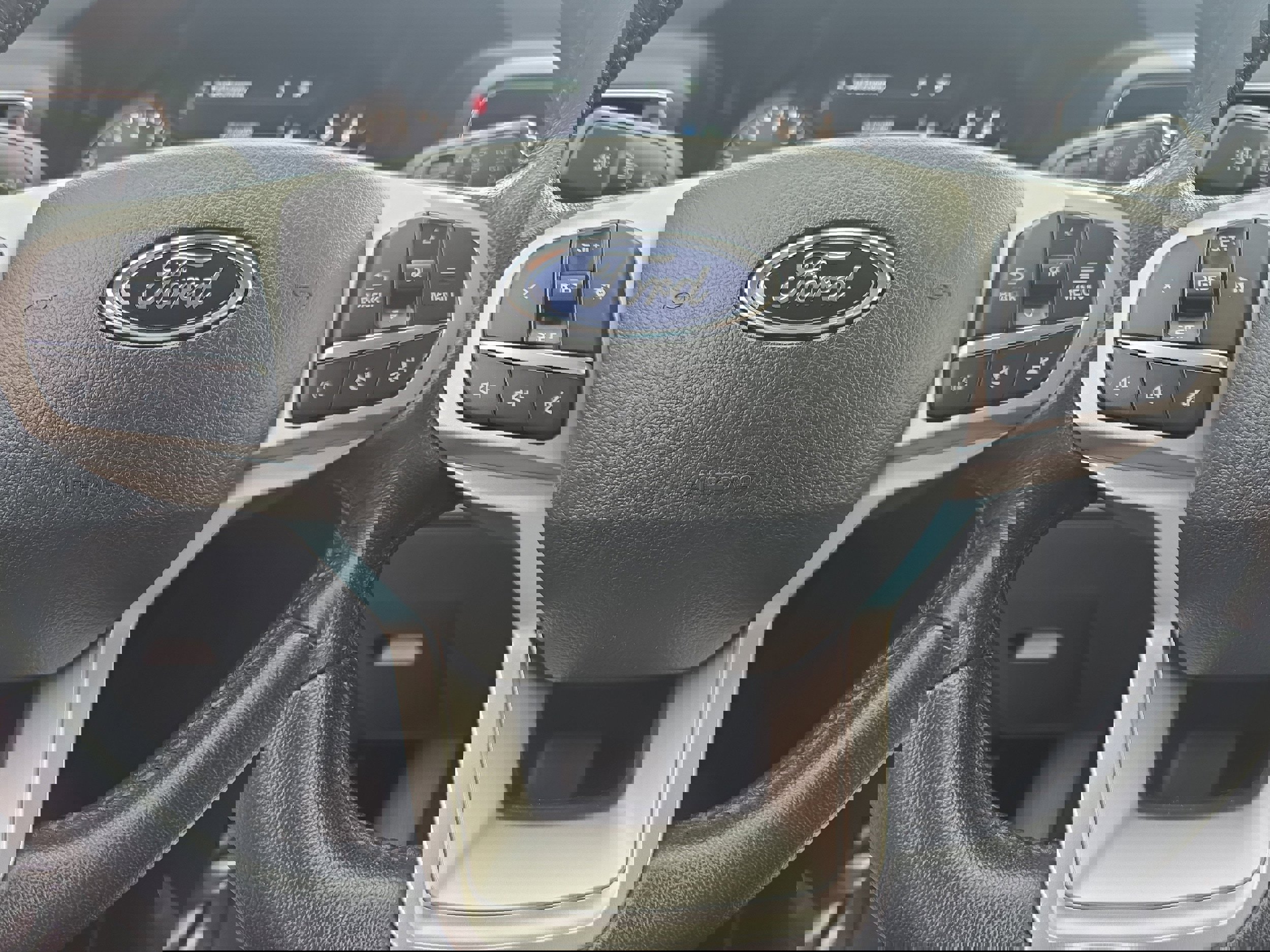 Used 2022 Ford Explorer XLT image 14