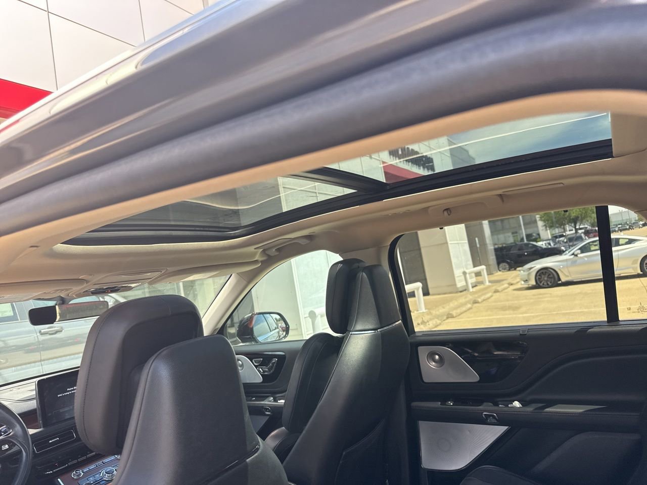 Used 2023 Lincoln Aviator Reserve w/ Equipment Group 201A RWD image 12