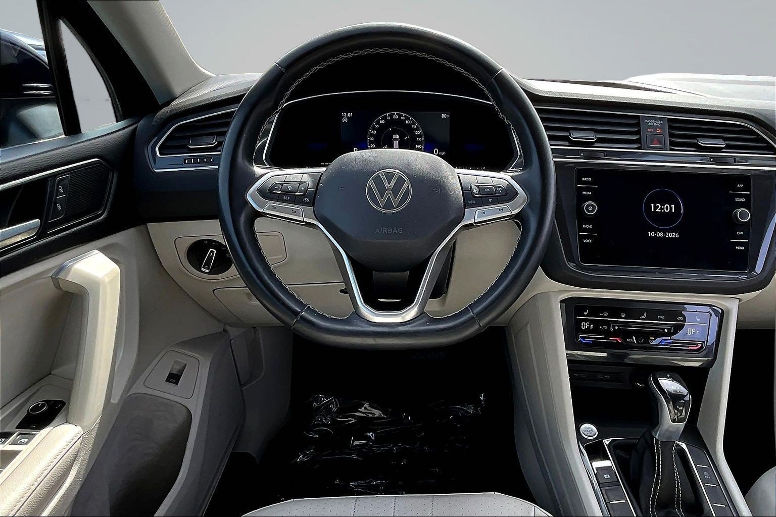Used 2022 Volkswagen Tiguan SE FWD image 7