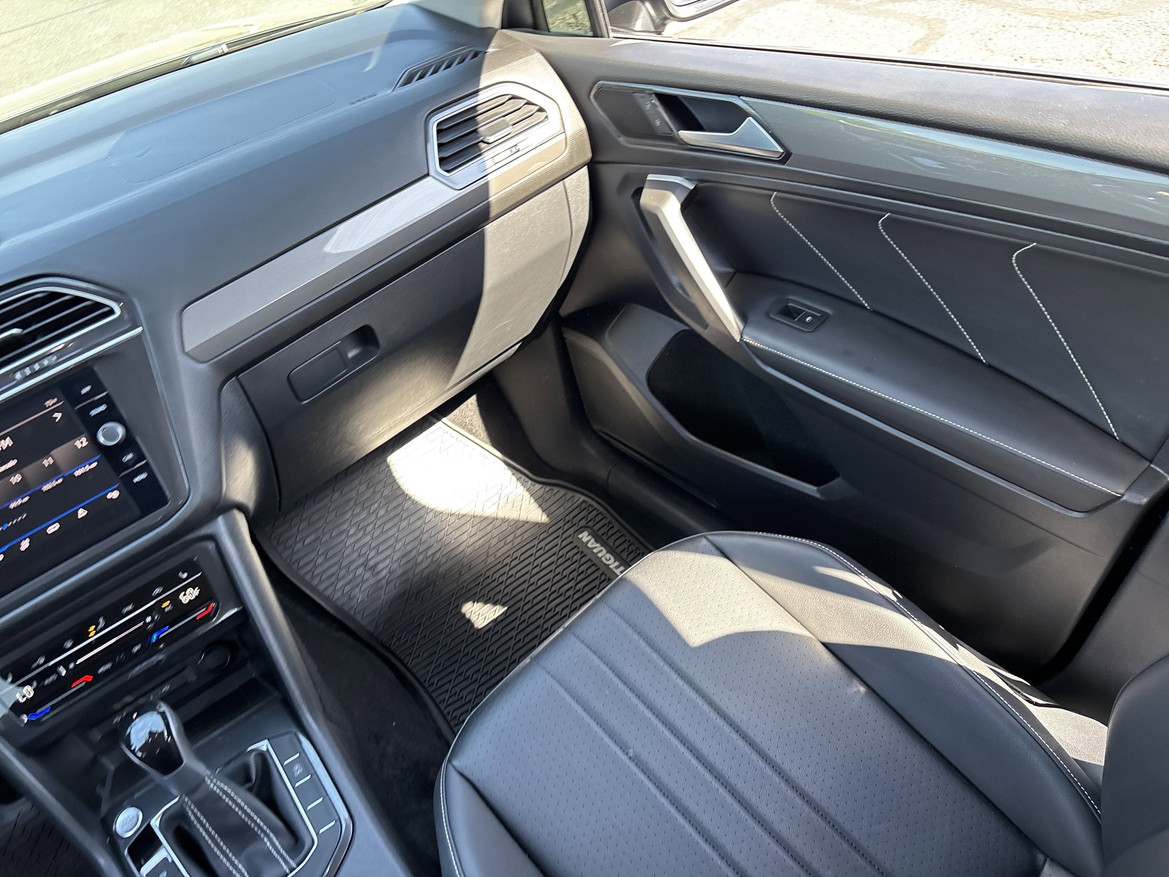 Certified 2023 Volkswagen Tiguan SE FWD image 15