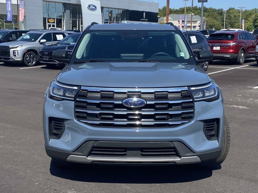 Used 2025 Ford Explorer Active RWD image 8
