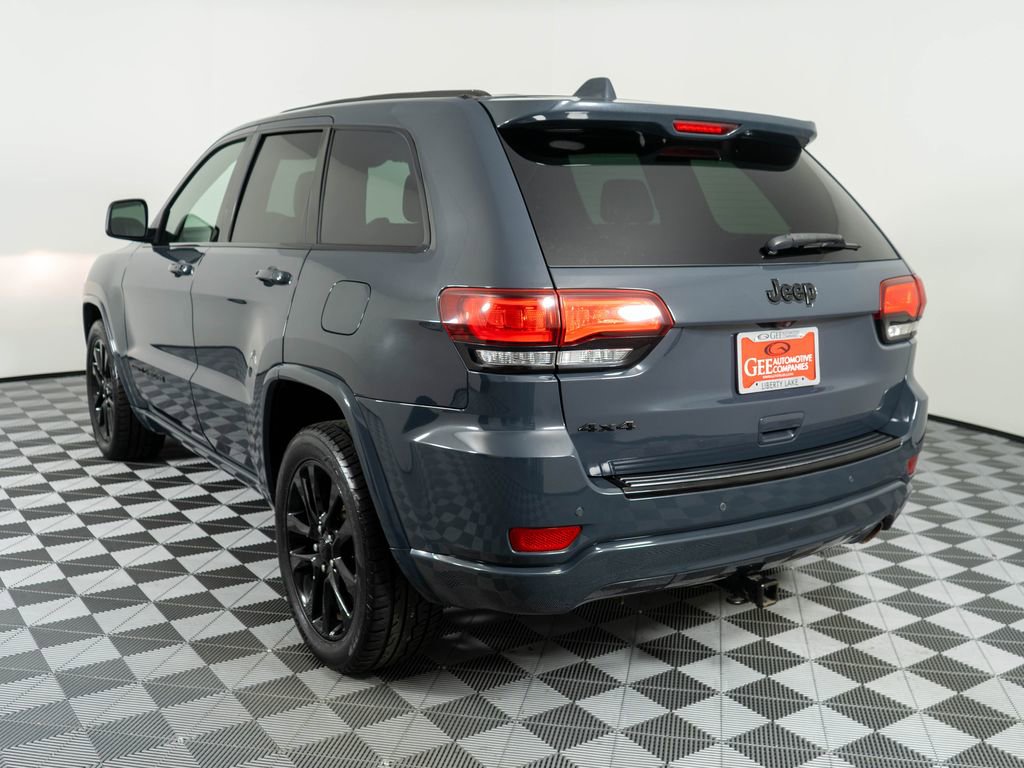 Used 2018 Jeep Grand Cherokee Altitude image 4