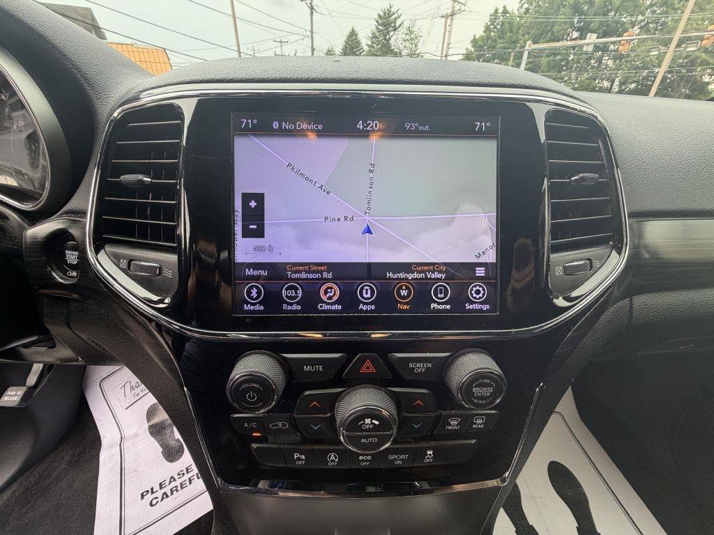 Used 2019 Jeep Grand Cherokee Laredo w/ 18" Wheel & 8.4" Radio Group AWD/4WD image 23