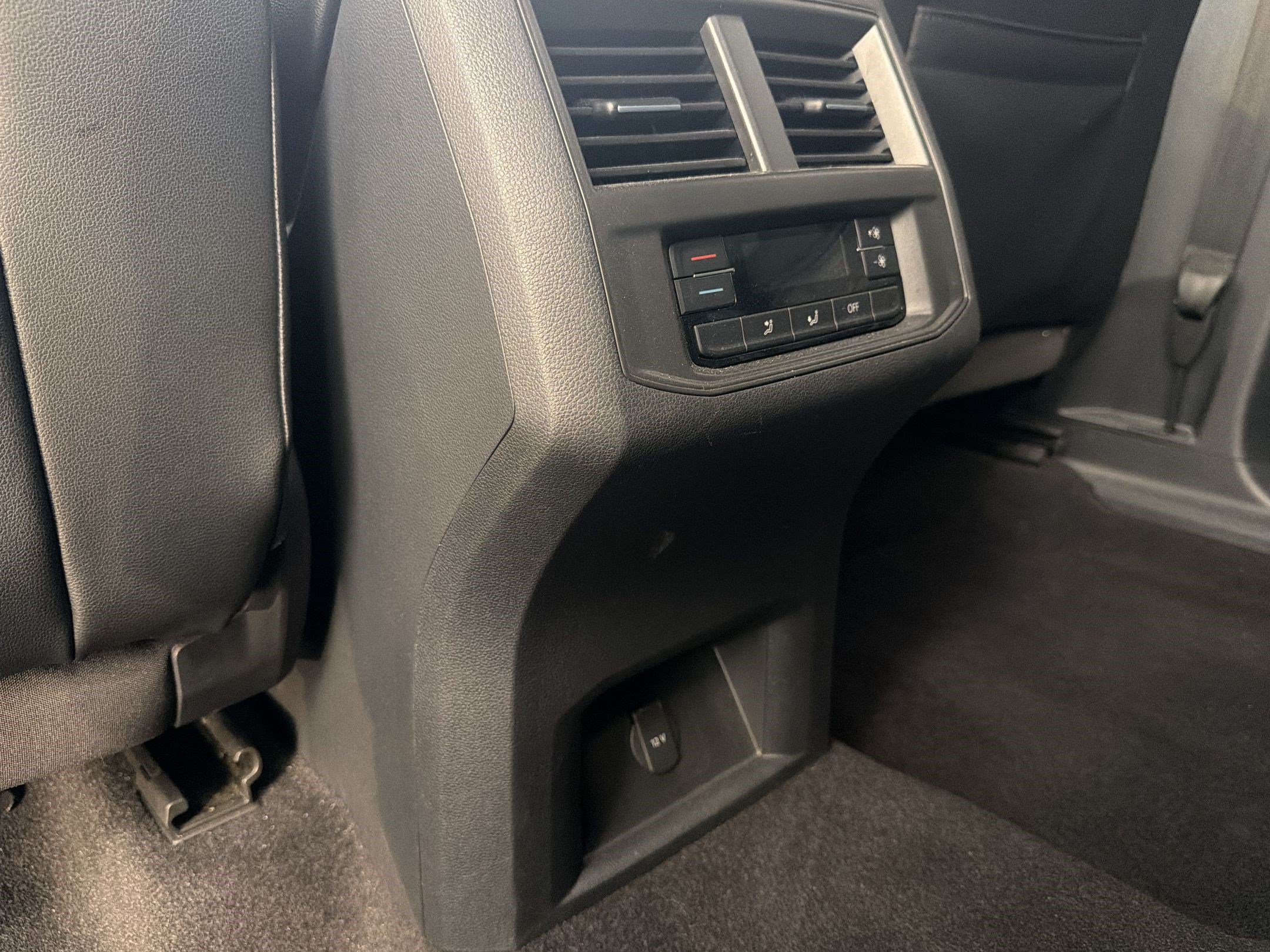 Used 2022 Volkswagen Atlas SE FWD image 32