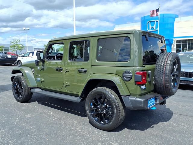 Used 2023 Jeep Wrangler Unlimited Sahara w/ Cold Weather Group AWD/4WD image 7