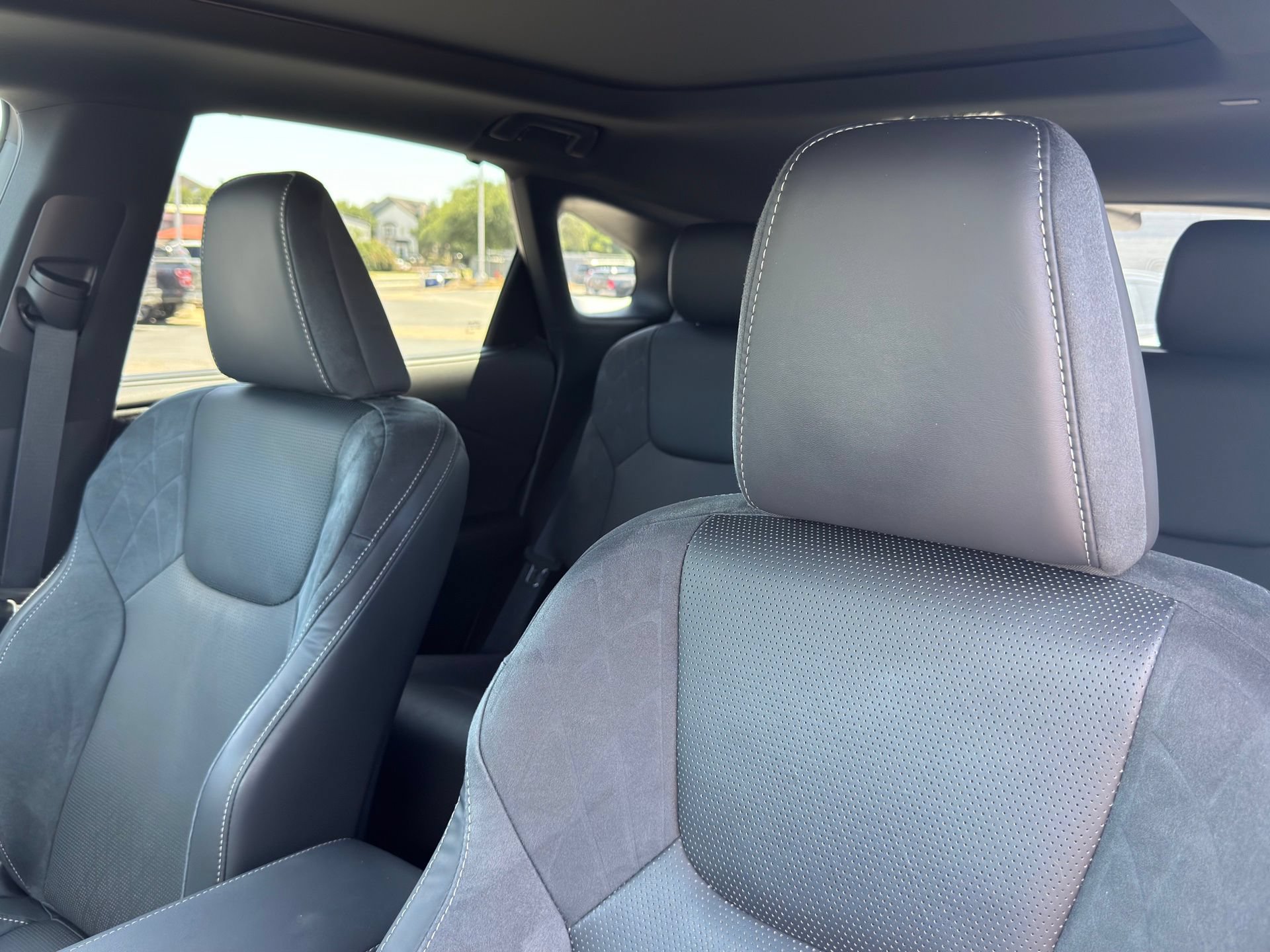 Used 2023 Lexus RX 350 FWD w/ Accessory Package (Z1) image 11