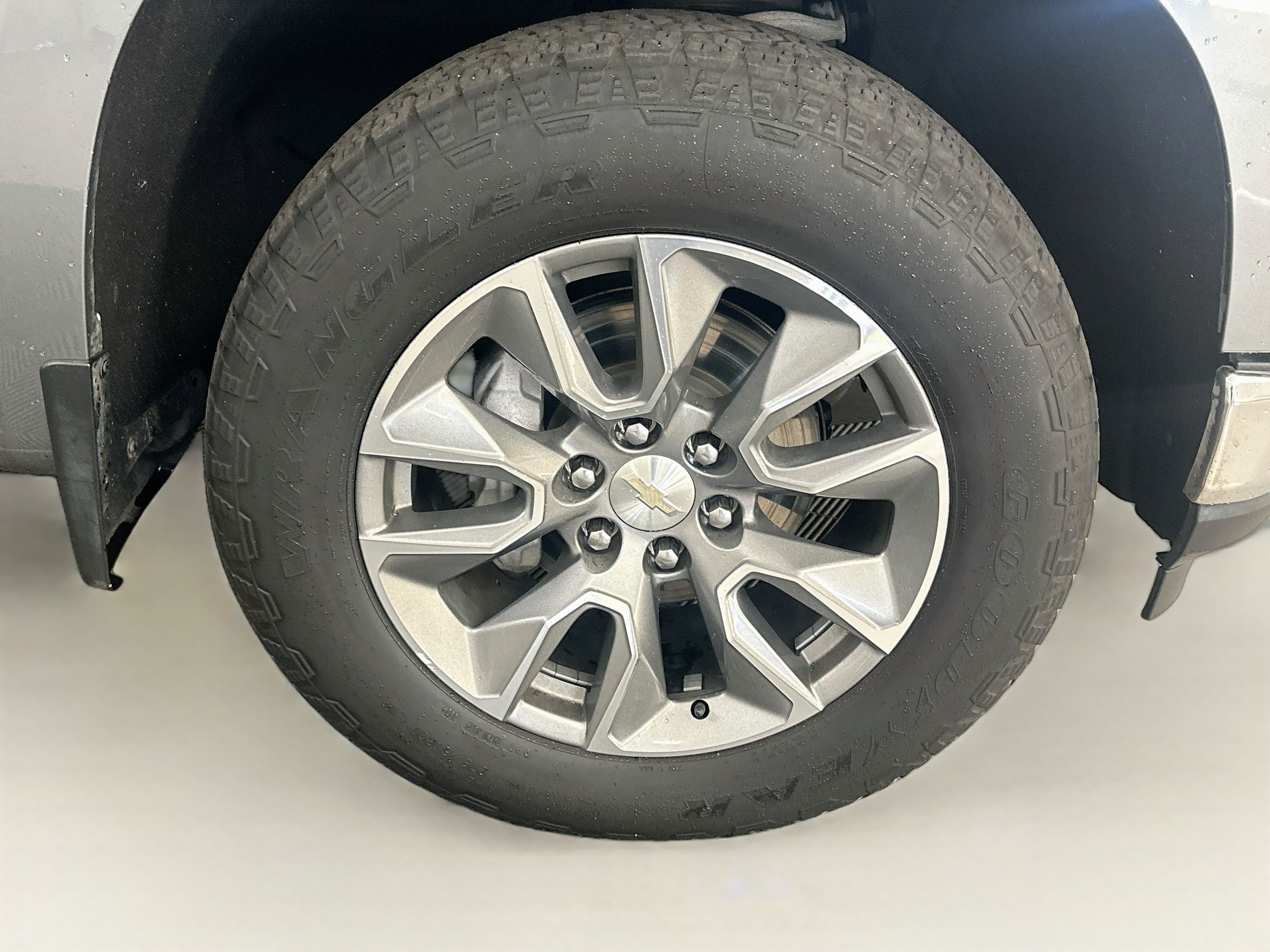Used 2022 Chevrolet Silverado 1500 LT AWD/4WD image 11