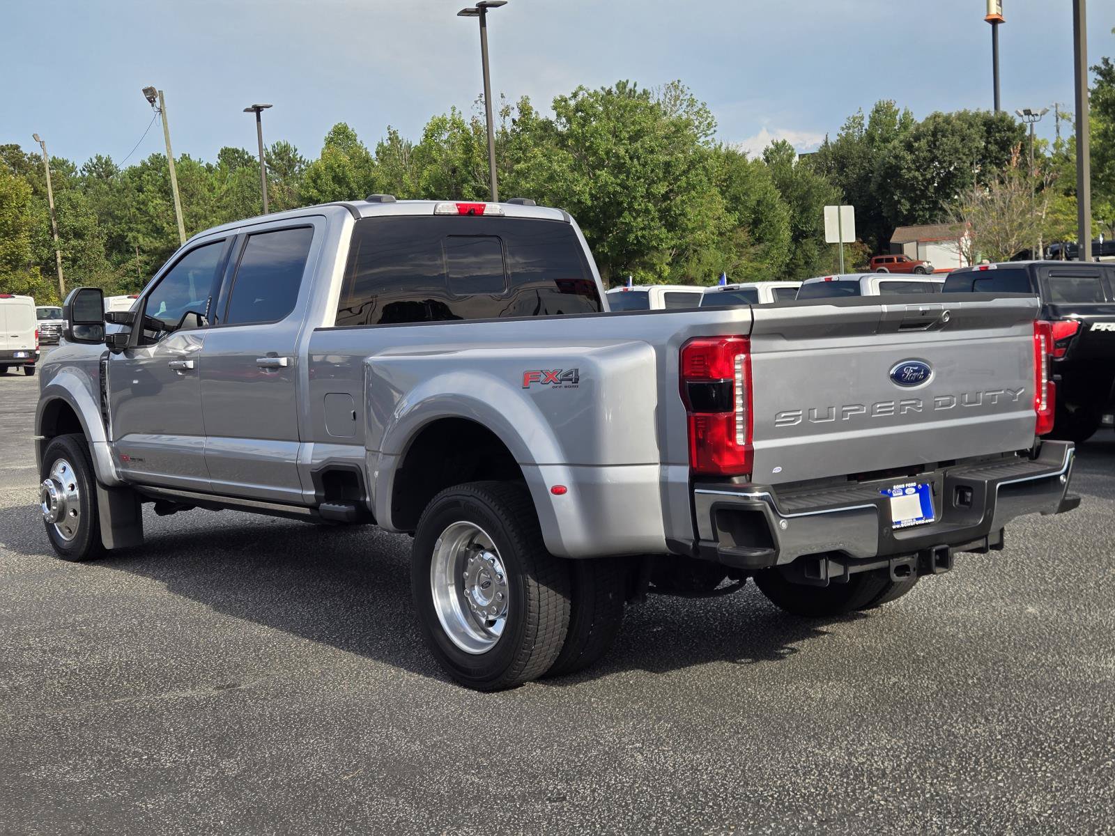 Used 2023 Ford F450 Lariat w/ Lariat Ultimate Package AWD/4WD image 9